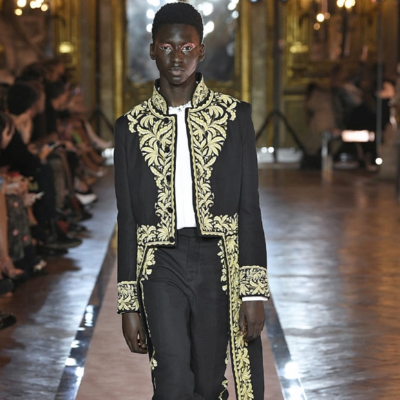 Giambattista Valli + H&M Tailcoat - Picture 7 of 7